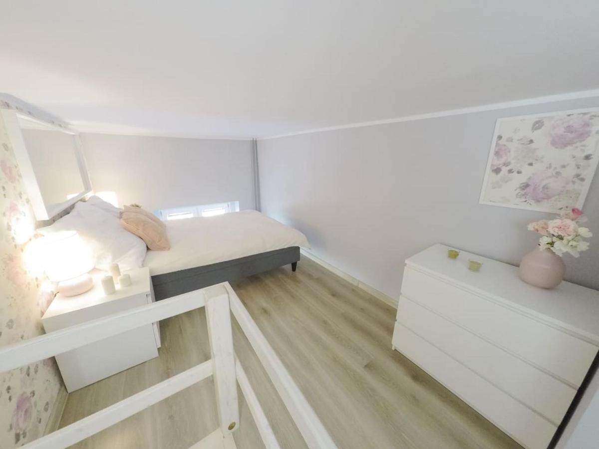 Rynek 20/21 -Cosy New Apartment On The Market Square - 4 Bedrooms - 8 People فروتسواف المظهر الخارجي الصورة